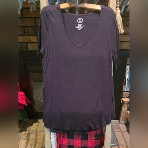 Maurices Blavk V-Neck Short Sleeve Tee